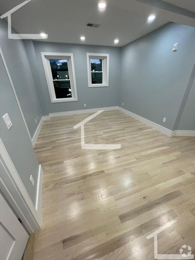 Building Photo - Top-notch and unique... Rental
