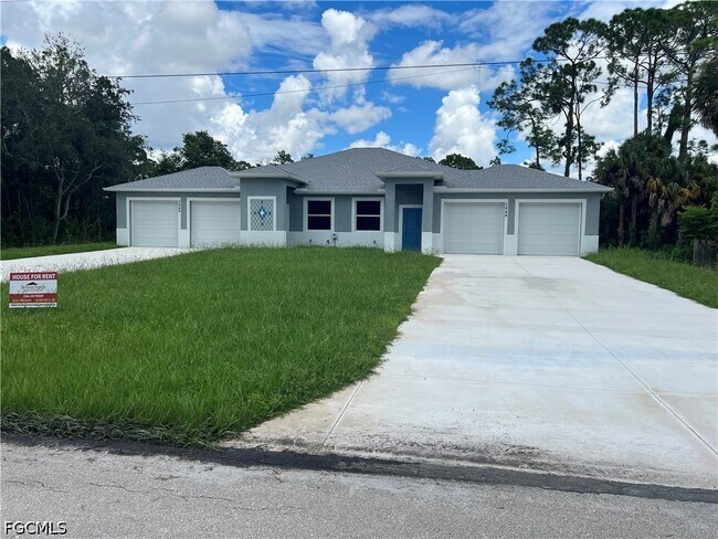 Photo - 3844-3846 Kitty Hawk Dr