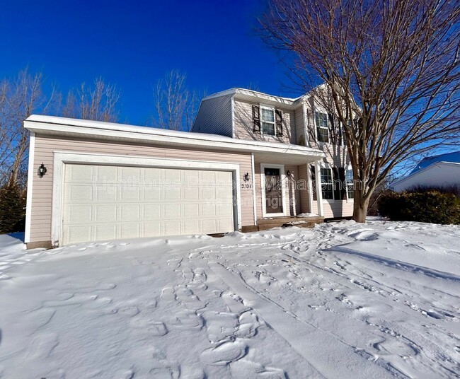 Building Photo - 2104 Shiloh Point SE