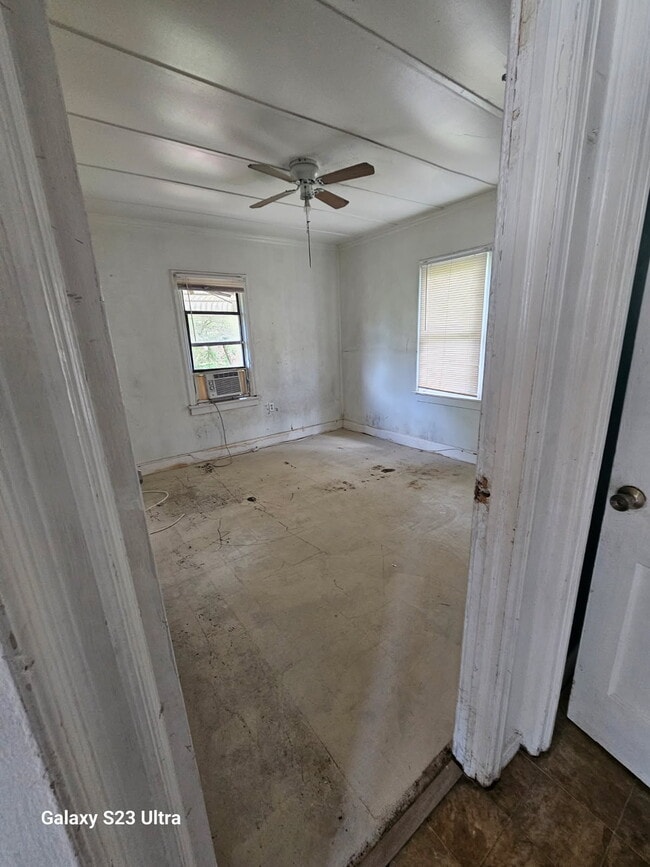 Photo - 501 Avenue L NE