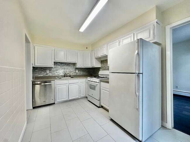 Photo - 60 Hopkins Ave Unidad 2