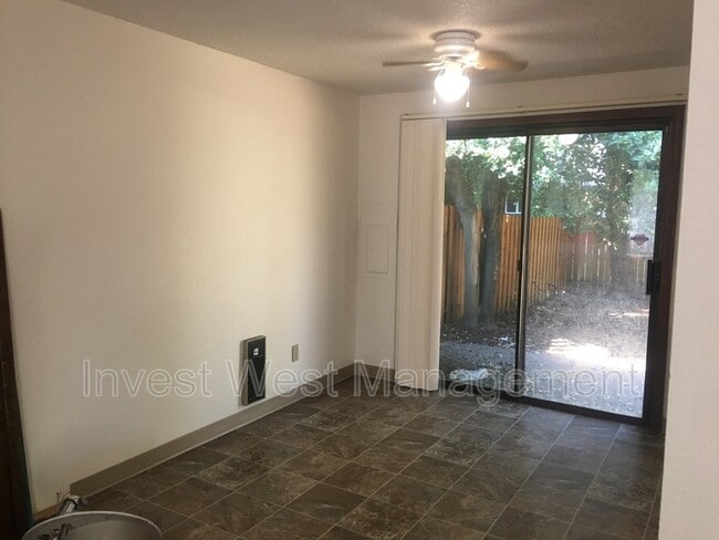 Photo - 14306 NE 14th Cir