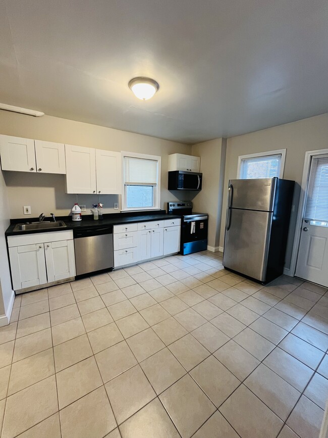 Building Photo - 545 Heath St Unit #1 Rental