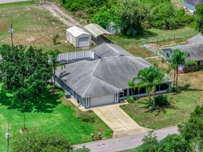 Photo - 260 Tangerine Rd
