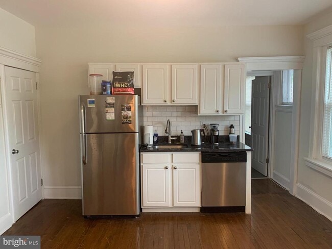 Photo - 1300 N Clayton St Unit 1