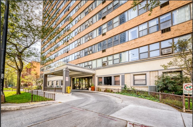 Building Photo - 6030 N Sheridan Rd Unit 1310