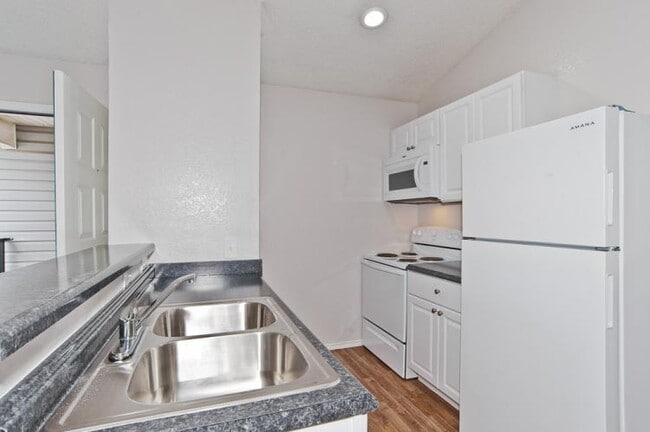 Oakwood Condos Bedford