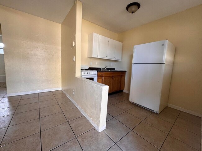 Photo - 825 SW 10th Dr Unit 9