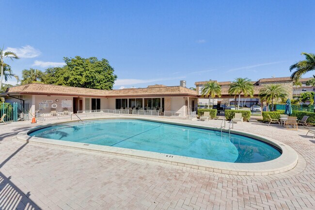 Photo - 2430 SW 81st Ave Unit 305