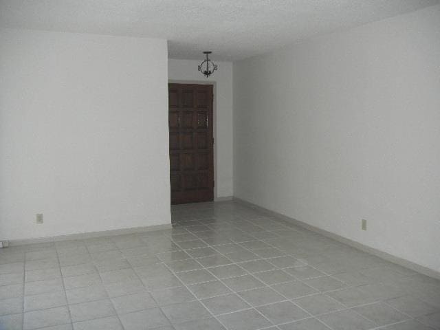 Photo - 100 Royal Way Dr