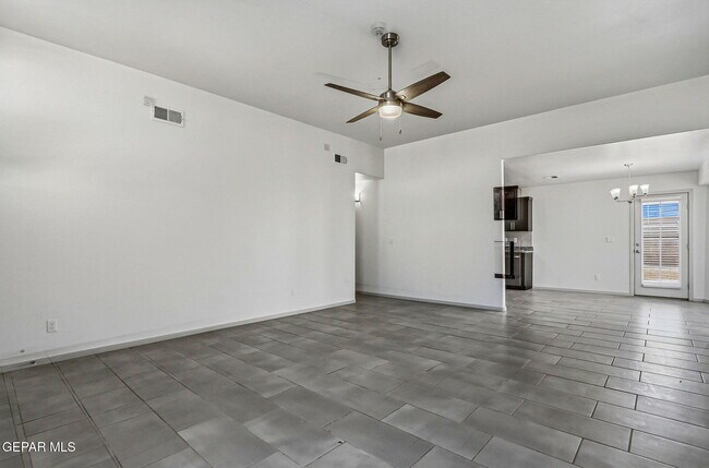 Photo - 1173 Summer Rain St