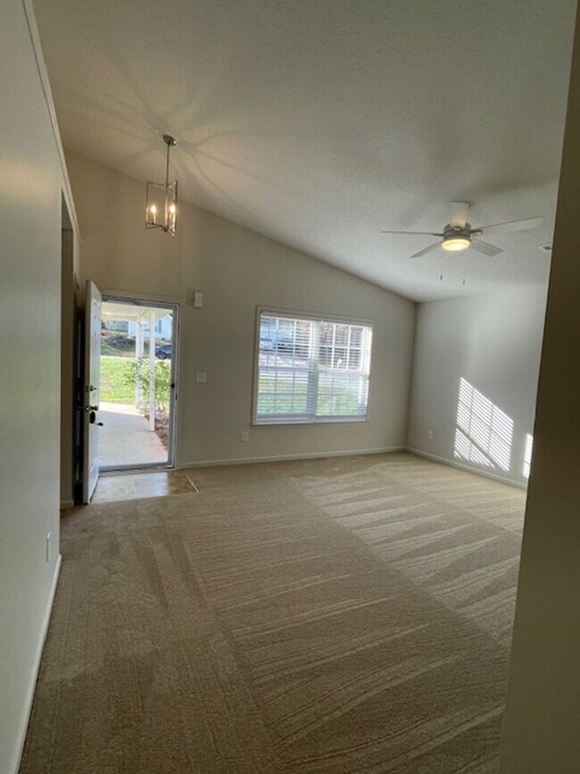 Photo - Single Story - 3 bedrooms, 2 baths, spacio...