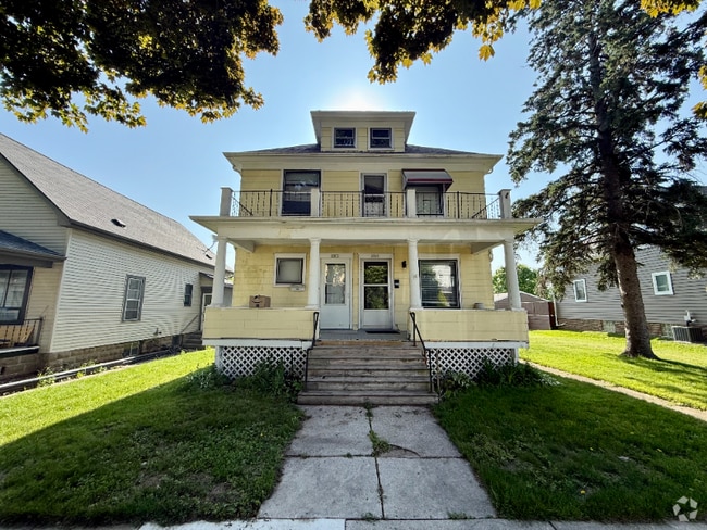 Building Photo - 1303 S 19th St Rental