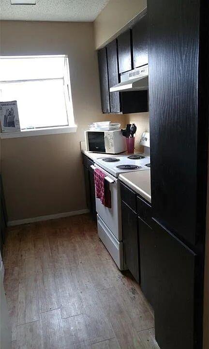 Photo - 2011 West Loop