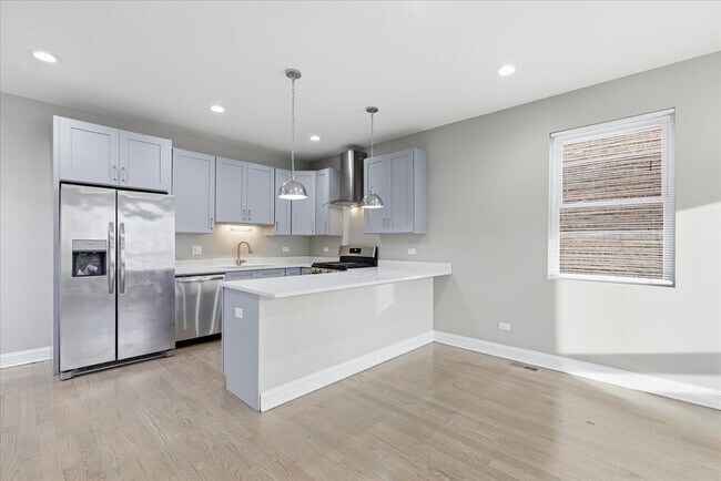 Photo - 1048 N Lawndale Ave Unit 1