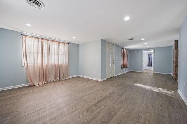 Photo - 114 Carter Ave