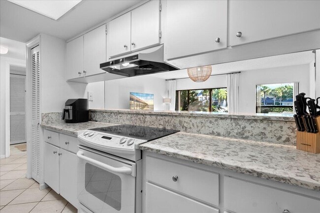 Photo - 11863 Wimbledon Cir Unit 446
