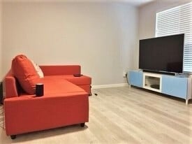 Photo - 310 Downington Ave S Unidad 1
