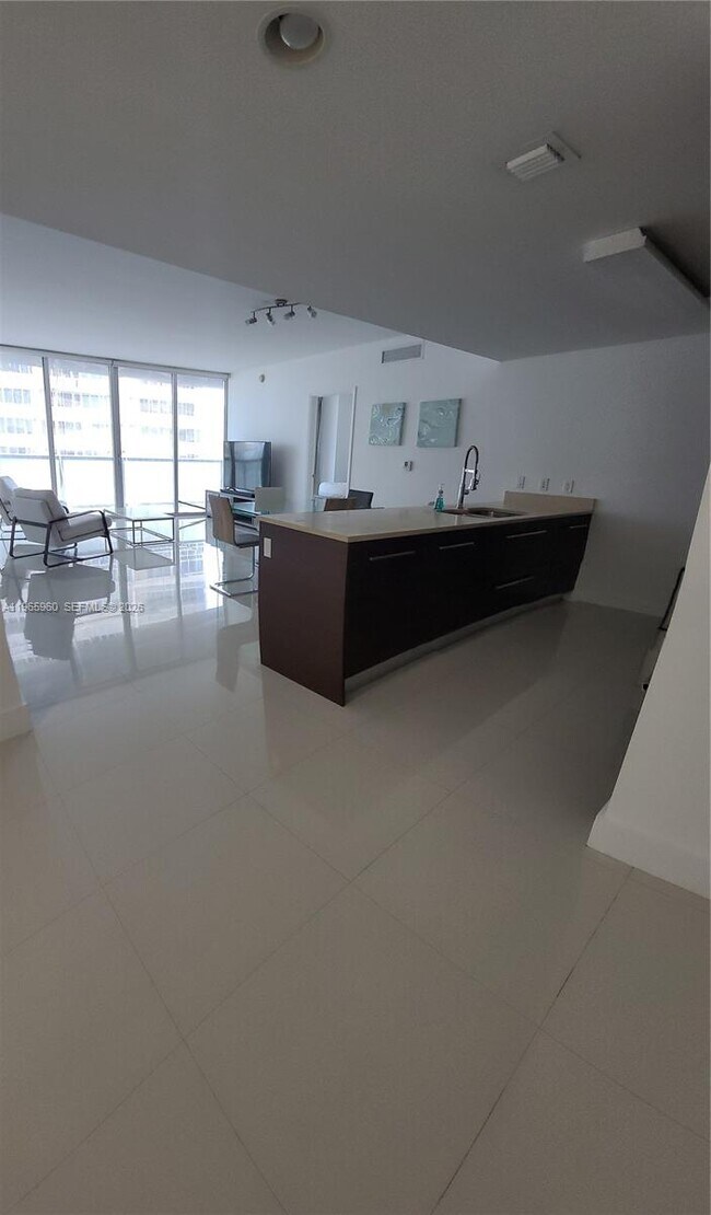 Photo - 475 Brickell Ave Unit 3709
