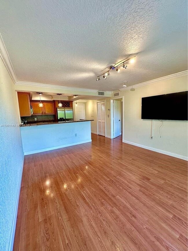 Photo - 151 NE 16th Ave Unidad 334