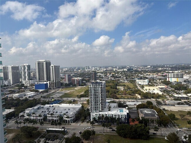 Building Photo - 1800 N Bayshore Dr Unit 3508 Rental