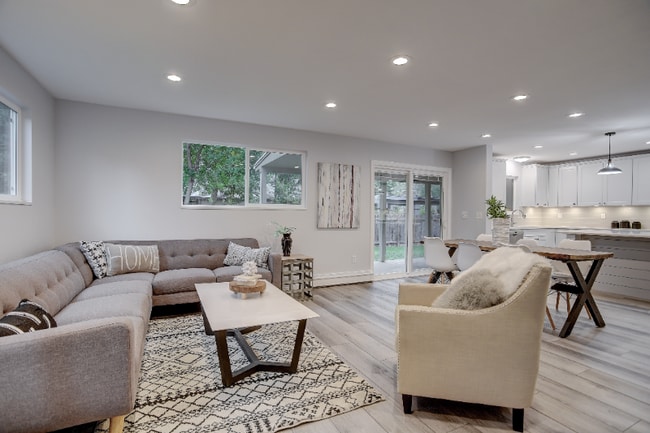 Photo - 2716 Parklake Dr