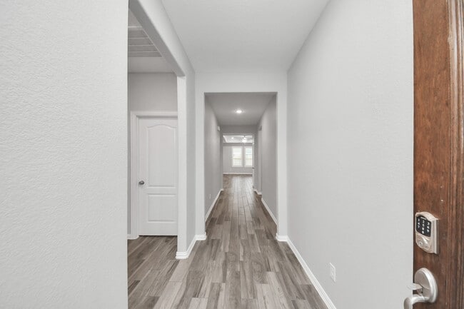 Photo - 31215 Whitfield Ct