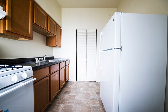 Photo - 327-29 S Central Park