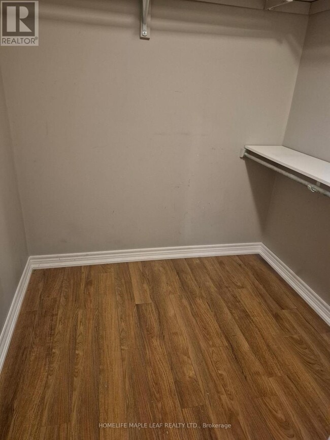 Photo - 54 Boulton Pl