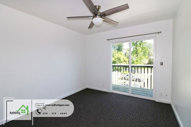 Photo - 2230 Howard St