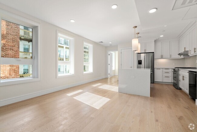 Building Photo - 301 Border St Unit 303 Rental