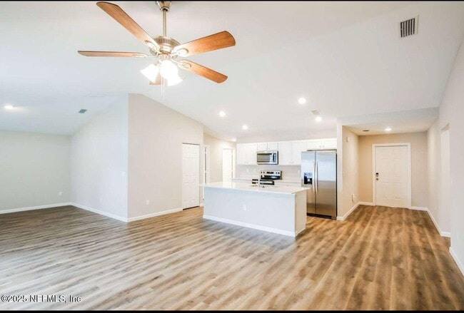 Photo - 1702 SW Airoso Blvd