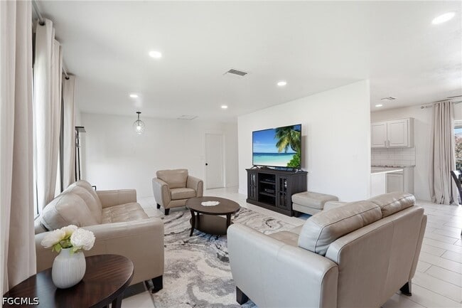 Photo - 1446 SE 13th St