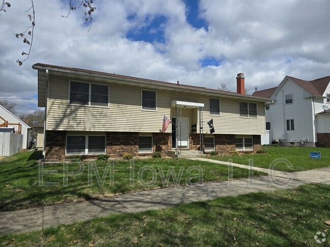 Building Photo - 1840 W 3rd St Rental