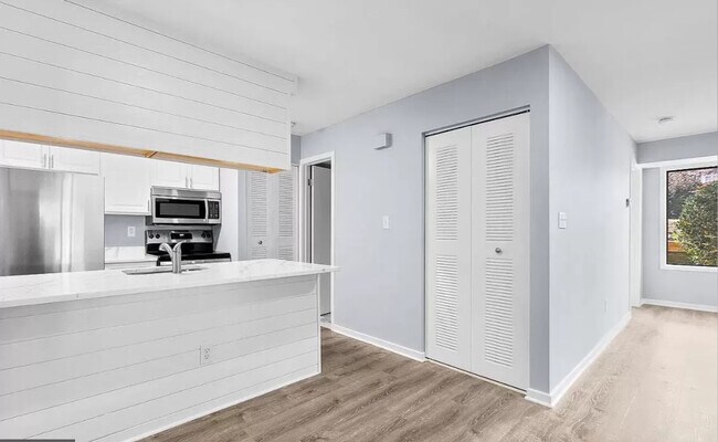 Photo - 10132 Hellingly Pl Unit 288