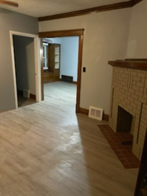 Photo - 1239 W 5th St Unidad 1