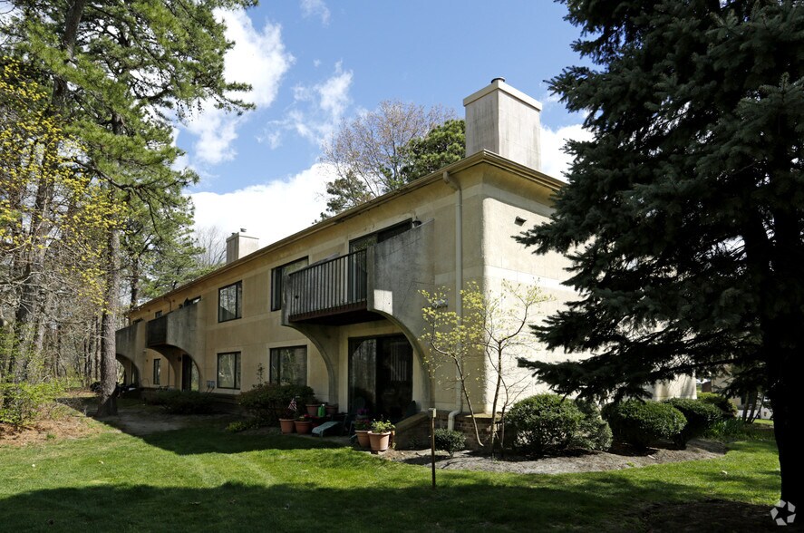 Fairway Villas Apartments For Rent in Lakewood, NJ