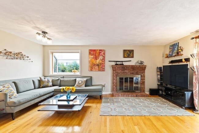 Photo - 13 Circuit Ln