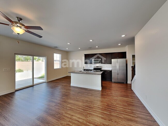 Photo - 9875 S Eastern Ave