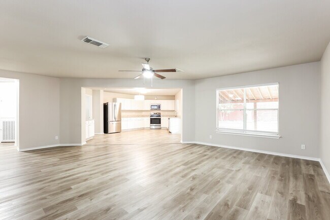 Photo - 18814 Redrock Creek