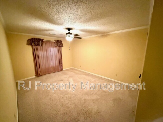 8610 Dena Cove W