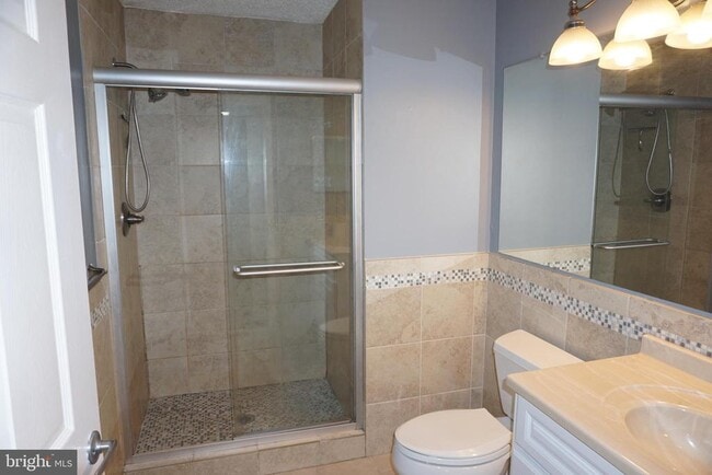 Photo - 80 Versailles Ct