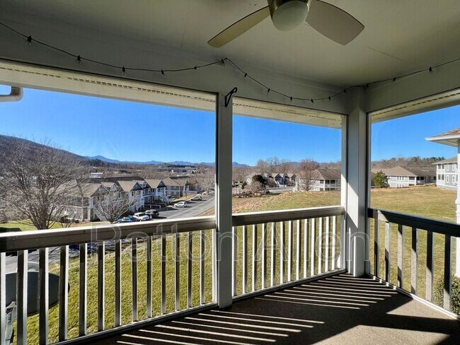 Photo - 4606 Breakers Ln