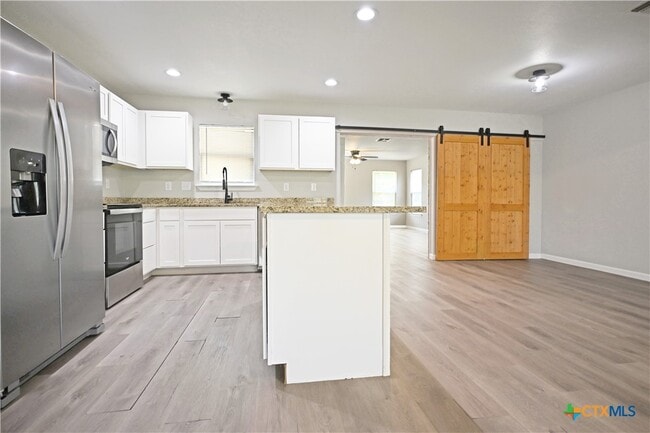 438 Forshage Blvd