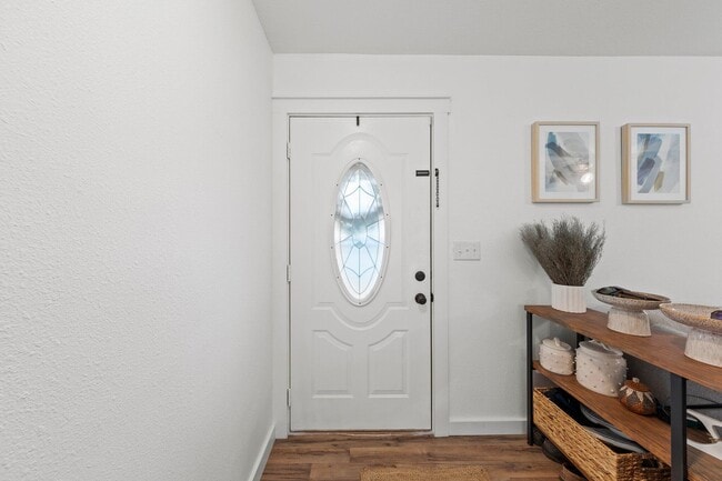 Photo - 109 Friar Tuck Dr