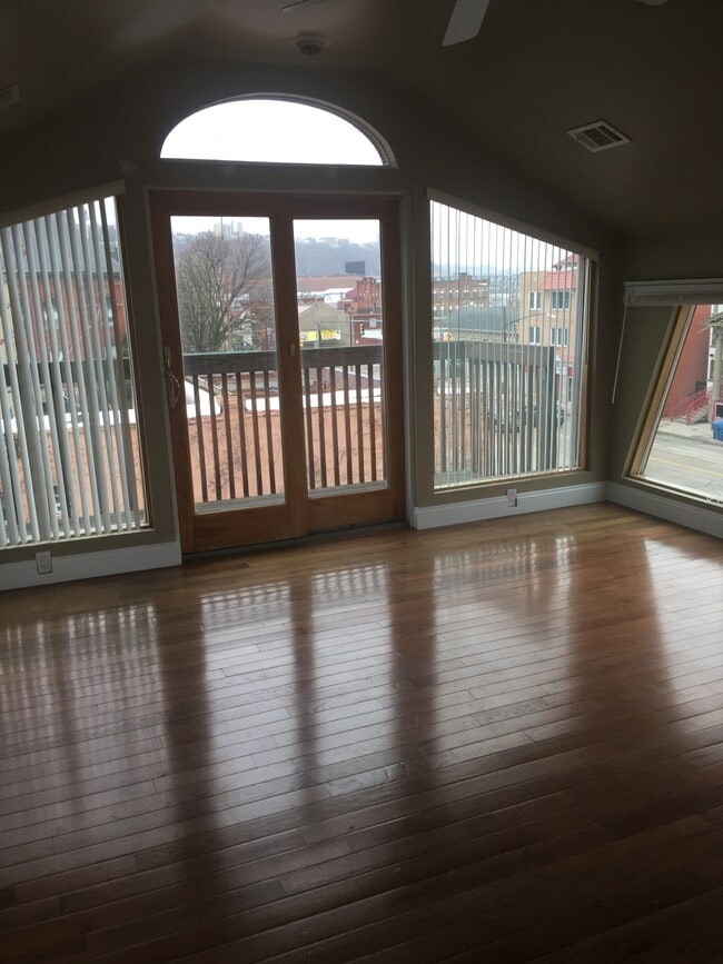 Photo - 68 S 11th St Unit 3