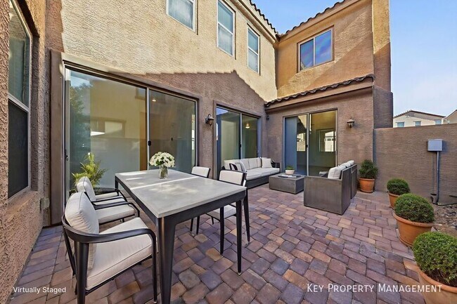 Photo - 956 Via Canale Dr