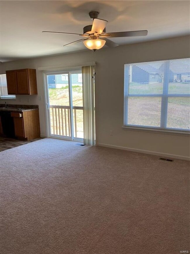 Photo - 612 Summer Breeze Ln
