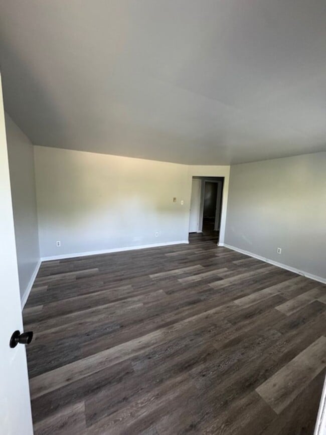 Photo - 201-203 W 5th St Unit 2