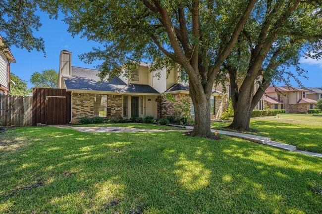 Photo - Charming 3 bedroom, 2 bath home with an open floor plan in a prime Grand Prairie location!